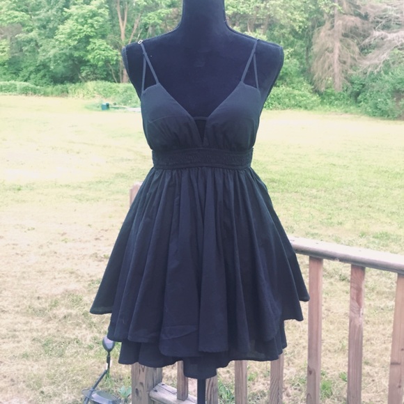 LF Dresses & Skirts - LF little black dress XS